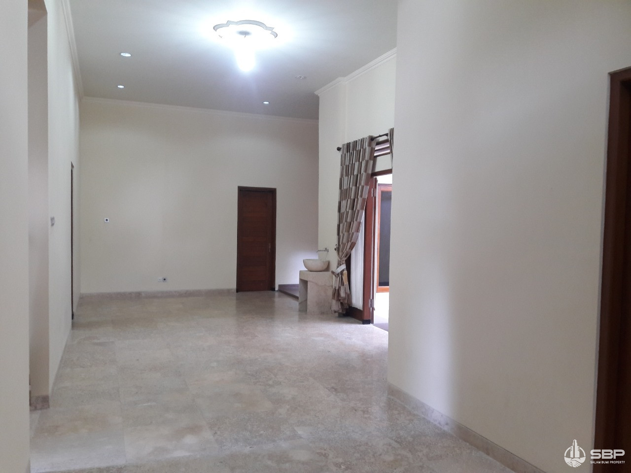 Rumah Cantik Strategis jl Kaliurang km 6 dkt UGM-14