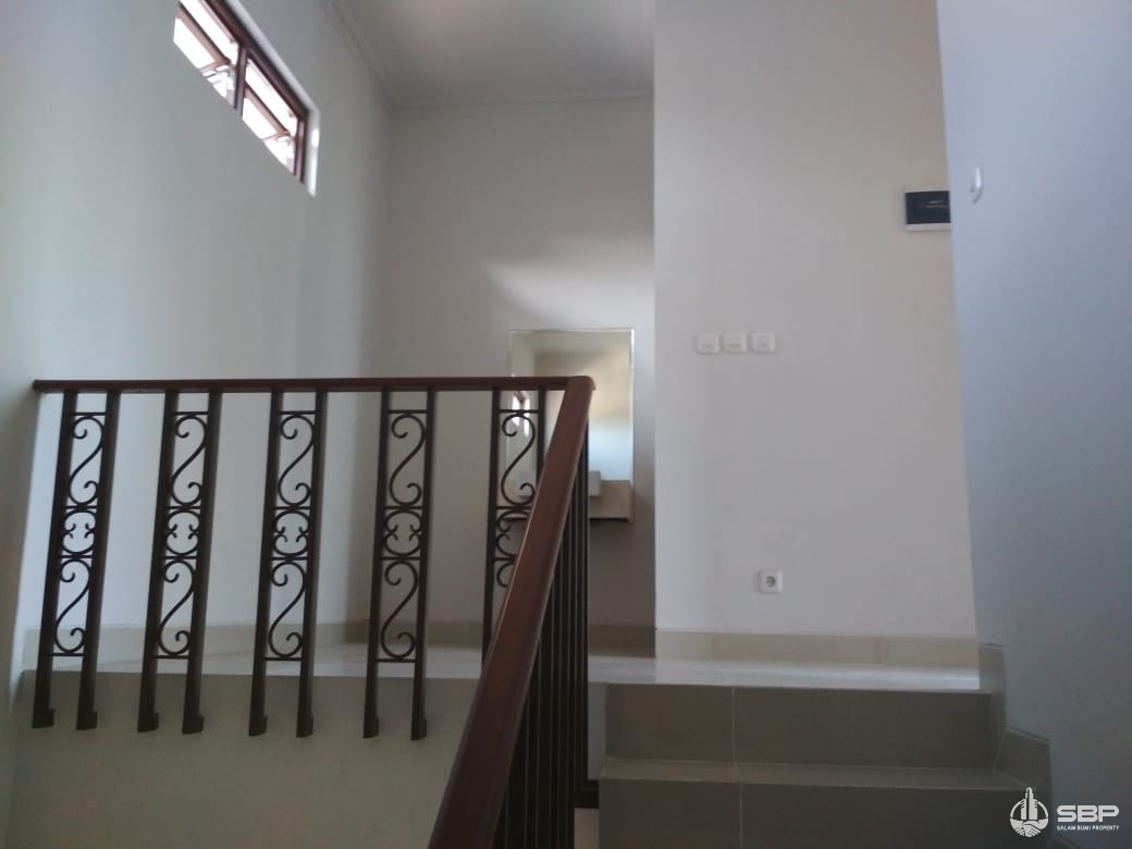 Rumah mewah istimewa perum Vasana dkt UGM jl kaliurang km 6-12