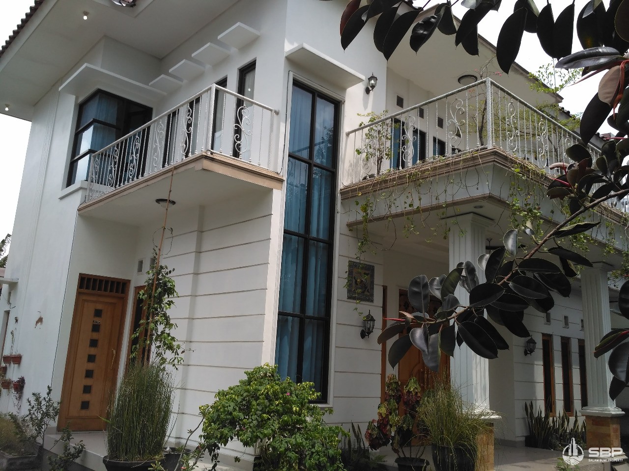 Rumah Mewah Megah Maguwo dkt Jogja Bay,UNRIYO,AdiTv-1