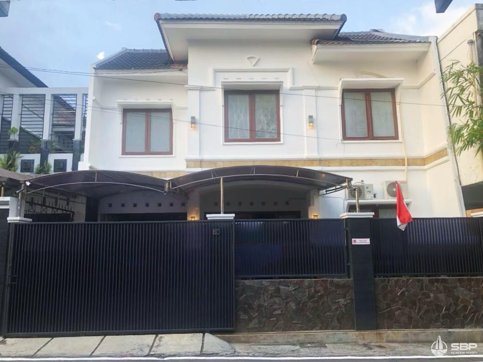 Turun HArga 2,3M jd 1,95M rumah Cantik Condongcatur Utara JIH-1