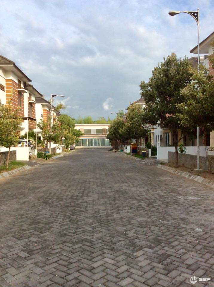 Rumah Cantik dlm Perum Royal Maguwo,Kadirojo,timur Jogja Bay-4