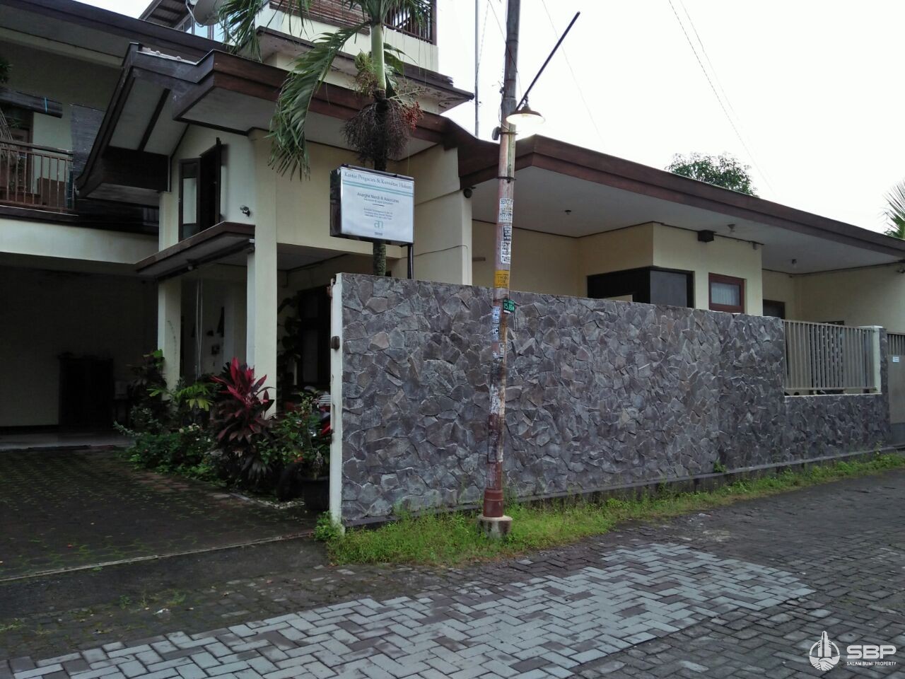 Rumah Megah Strategis cck Homestay condongcatur dkt POLDA DIY-12