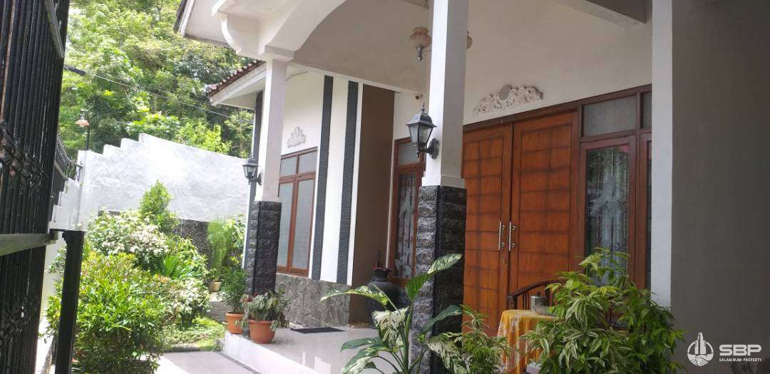 Rumah Mewah Cantik dkt UII jl Kaliurang km 12,5-1