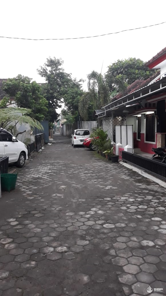 Rumah Cantik Strategis jl Sulawesi jl kaliurang km 6 dkt UGM-9