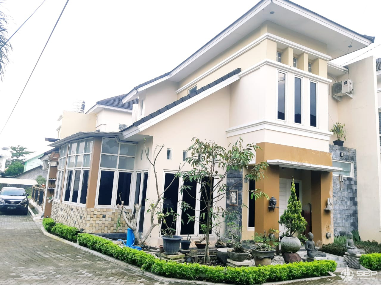 Rumah Mewah Cantik Minimalis 2lt dlm Perum Condongcatur-1