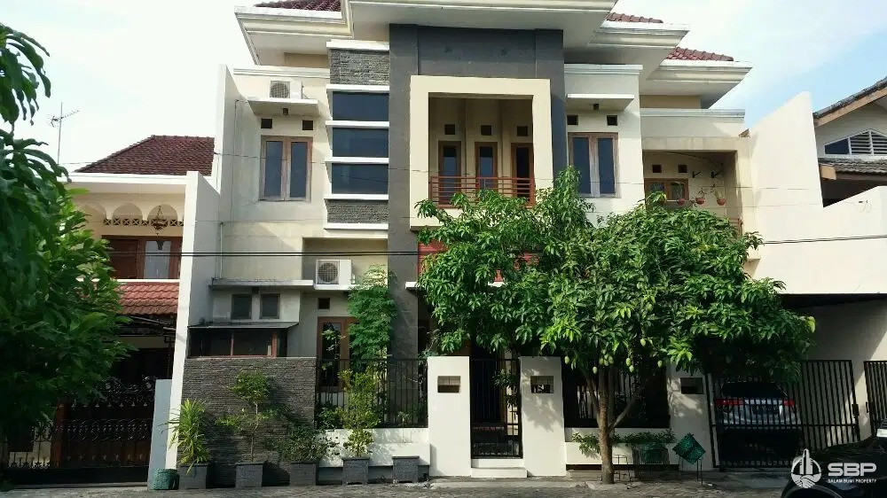 Rumah Mewah perum Barat Tugu Jogja dkt Banyumili Resto dlm Ringroad-1