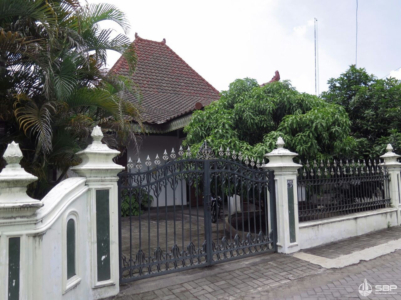 Homestay Joglo Adem Nyaman dkt UGM jl kaliurang km 7-2