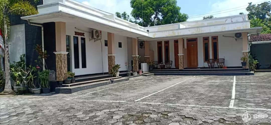 Dijual Rumah Induk+Penginapan Strategis Pinggir Ringroad Utara-4