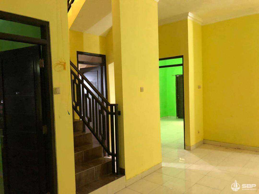 Rumah Cantik pinggir jl aspal lebar condongcatur dkt JIH, cck upgrade kost Exclusive-3