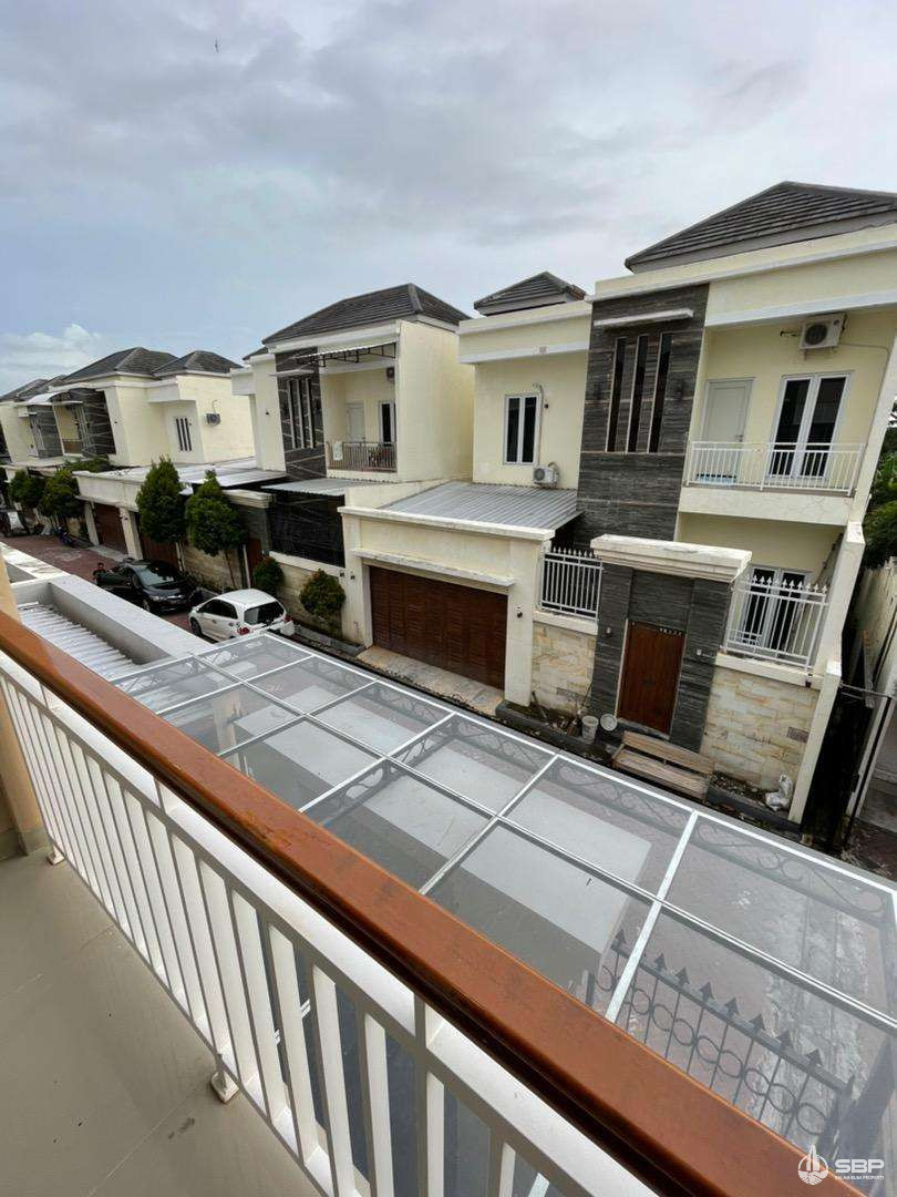 Rumah Cantik, Baru Gress Perum Selatan Ambarukmo Plaza-9