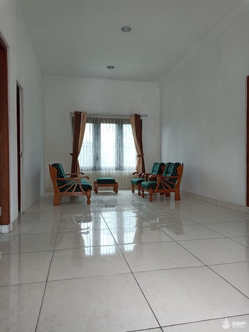 Rumah Cantik Luas 256m2 dlm PERUM jl kaliurang km 9 utara UGM-21