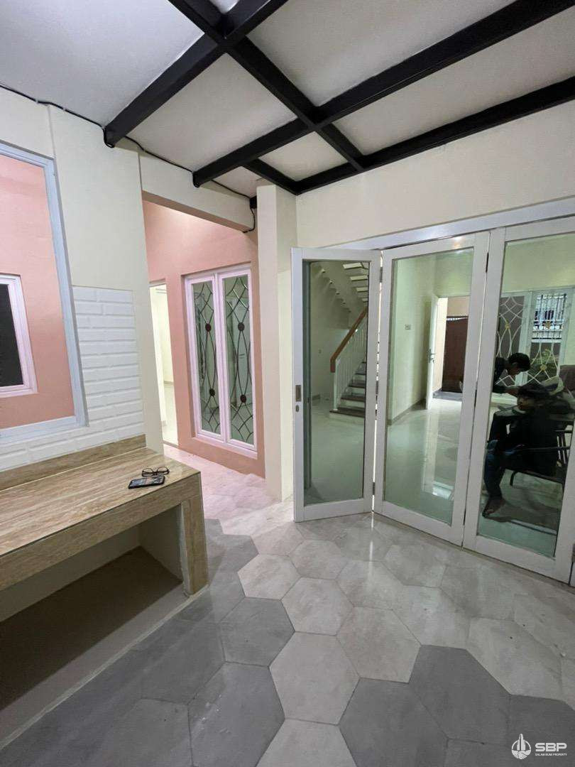 Rumah Cantik, Baru Gress Perum Selatan Ambarukmo Plaza-5