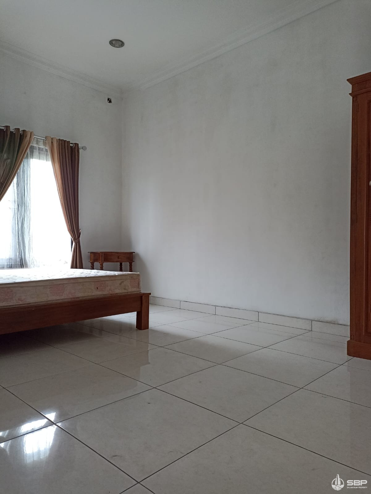 Rumah Cantik Luas 256m2 dlm PERUM jl kaliurang km 9 utara UGM-16