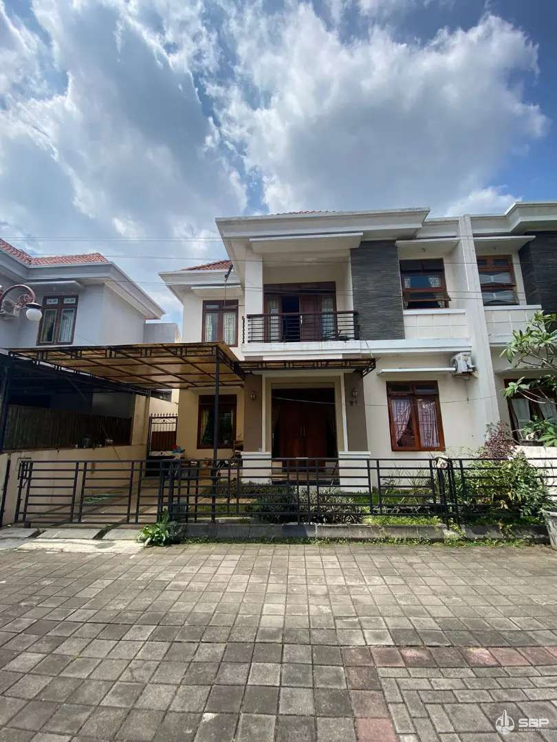 Rumah Cantik strategis 2lt Perum jl kaliurang km 6 dkt UGM,jl Sulawesi-1