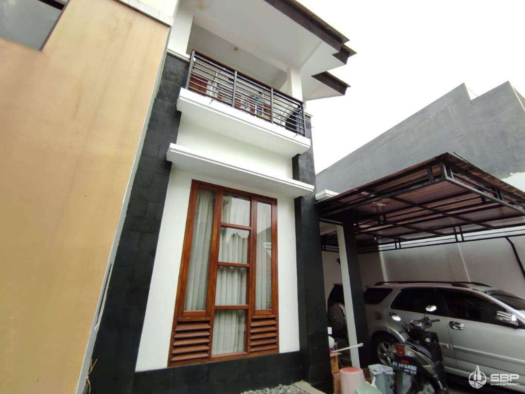 Turun HArga 1,5M jd 1,2M nego rumah cantic Perum dkt JEC-6