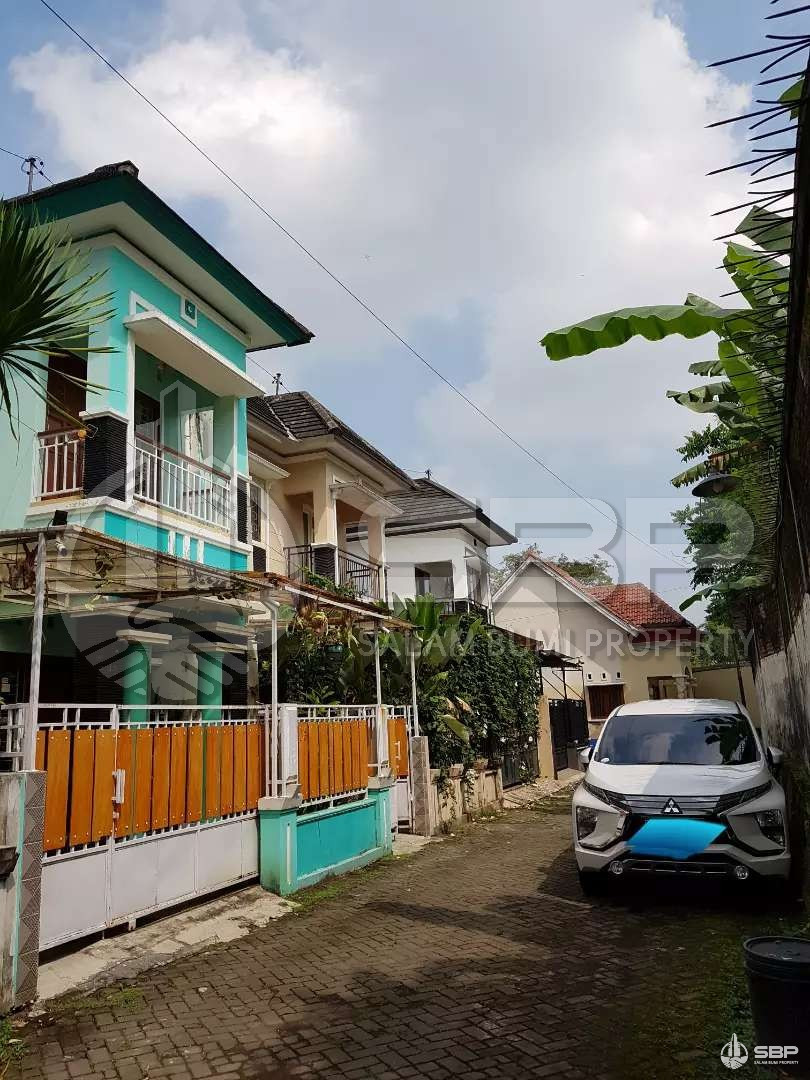 Rumah Cantik 2lt Strategis dlm Perum jl kaliurang km 9 utara UGM-12