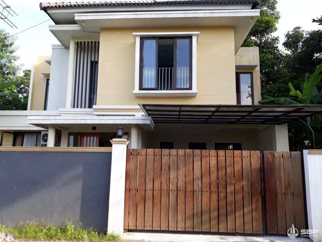 Rumah CAntik Mewah 2lt Barat UGM dlm Ringroad,jl Magelang km 4-1