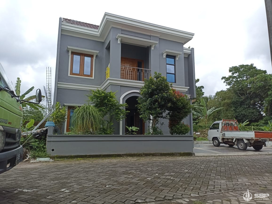 Rumah Cantik Luas 256m2 dlm PERUM jl kaliurang km 9 utara UGM-30