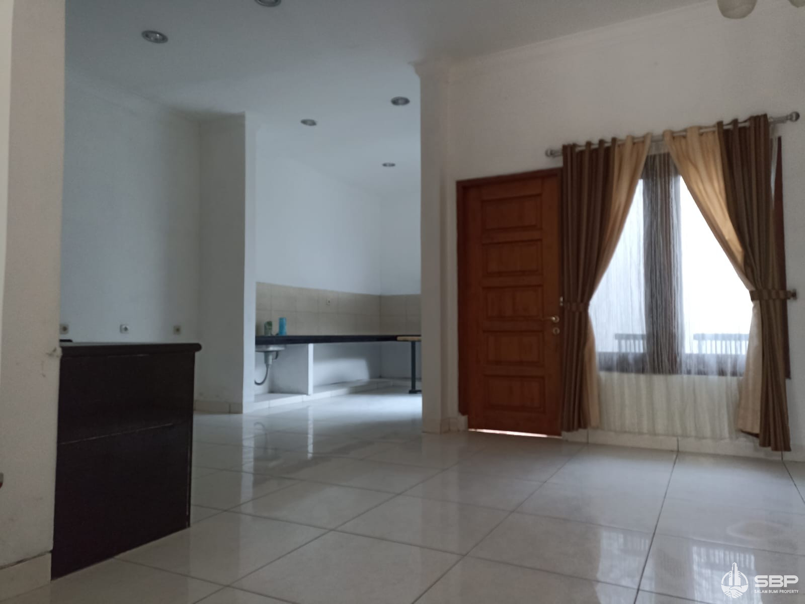 Rumah Cantik Luas 256m2 dlm PERUM jl kaliurang km 9 utara UGM-5