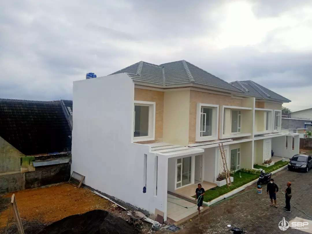 Rumah CAntik 2lt Perum jl palagan barat Hyatt-2