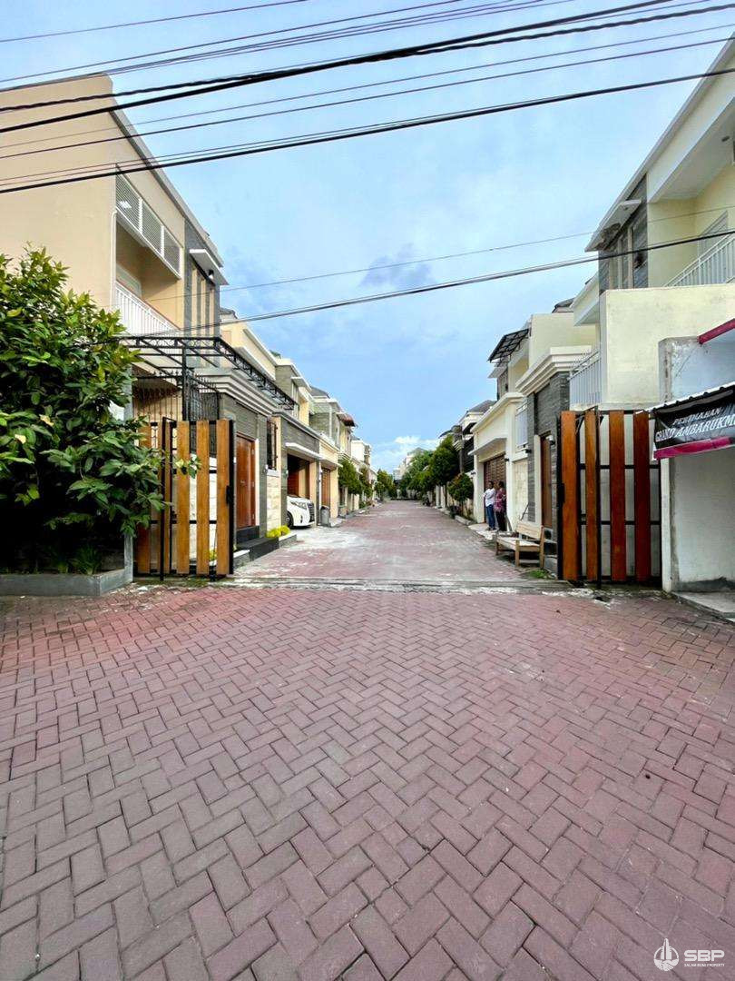 Rumah Cantik, Baru Gress Perum Selatan Ambarukmo Plaza-18