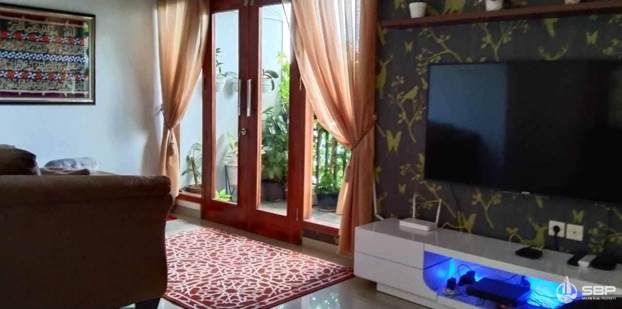 Dijual Cepat BU mau Pindah Rumah Cantik Modern PErum Pondok permai tamantirta-15