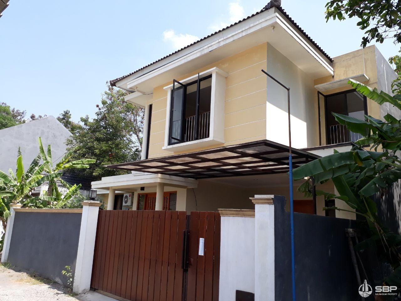 Rumah CAntik Mewah 2lt Barat UGM dlm Ringroad,jl Magelang km 4-7