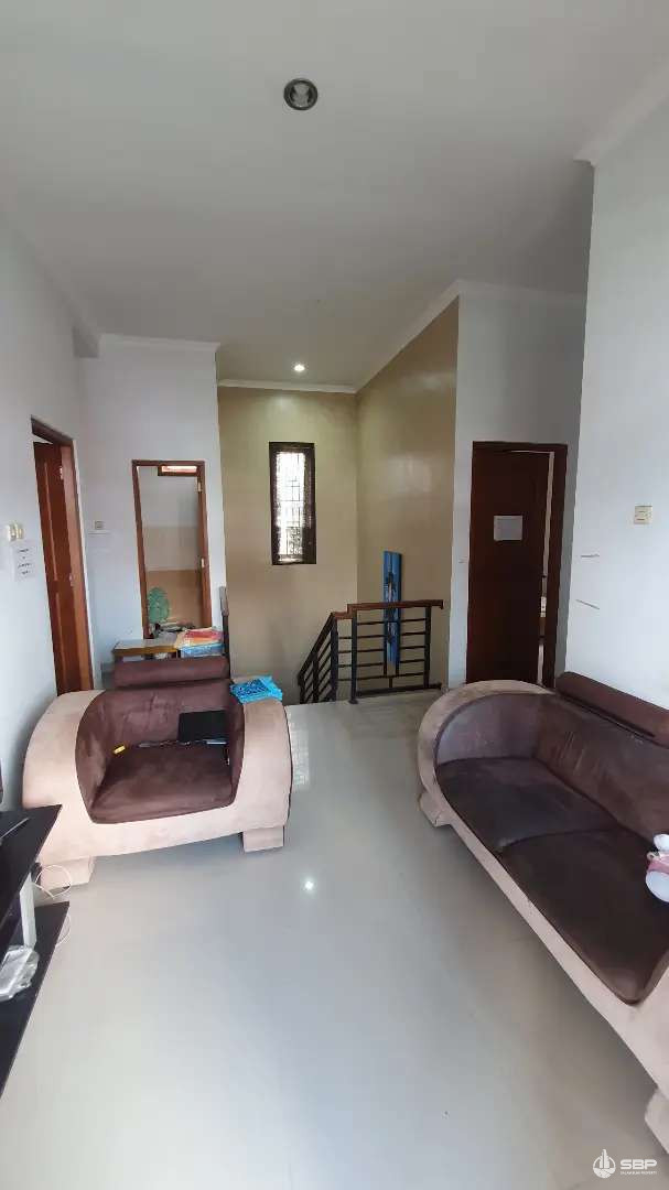 Rumah Cantik strategis 2lt Perum jl kaliurang km 6 dkt UGM,jl Sulawesi-11