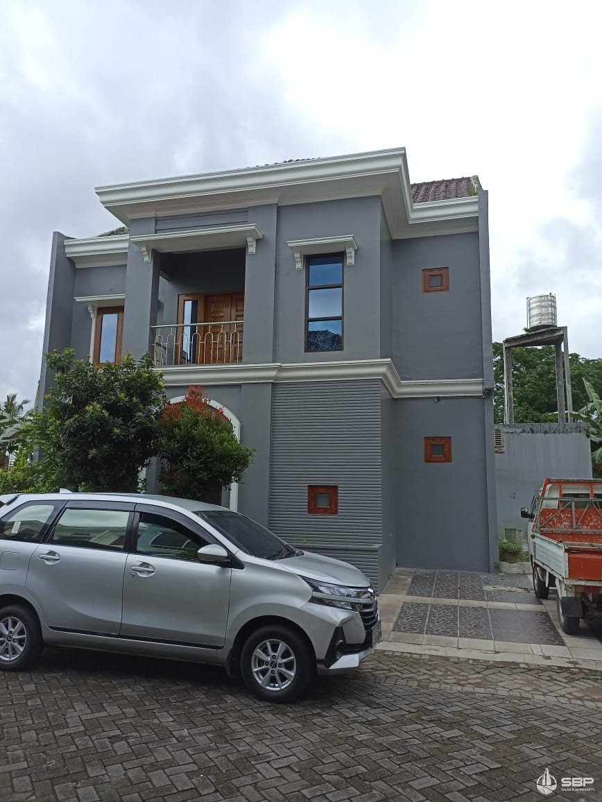 Rumah Cantik Luas 256m2 dlm PERUM jl kaliurang km 9 utara UGM-27