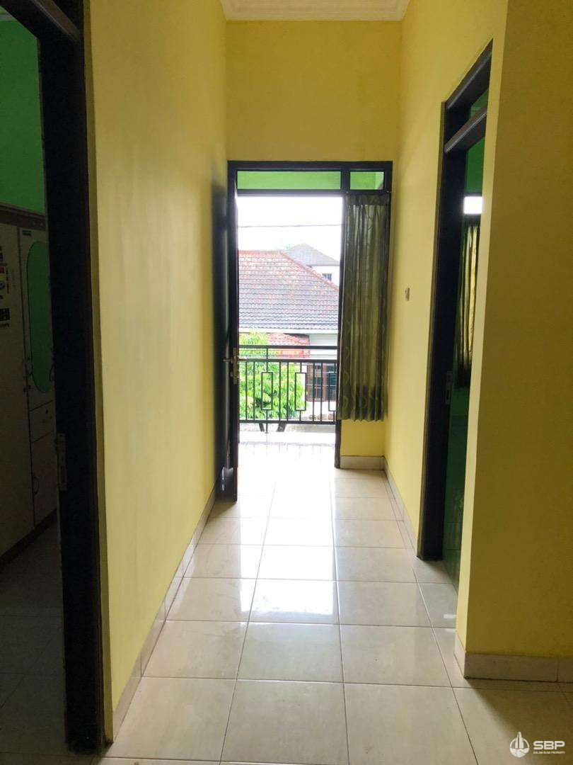 Rumah Cantik pinggir jl aspal lebar condongcatur dkt JIH, cck upgrade kost Exclusive-6