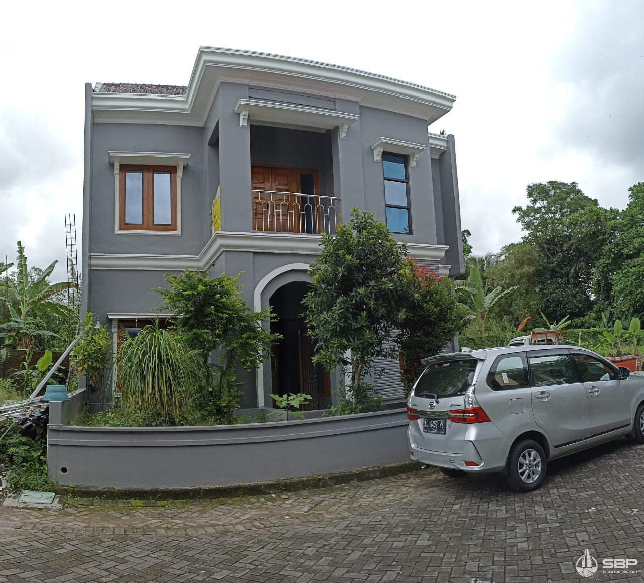 Rumah Cantik Luas 256m2 dlm PERUM jl kaliurang km 9 utara UGM-26