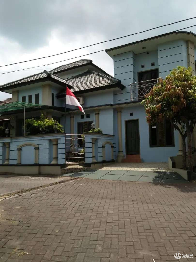 Rumah Mewah Istimewa dlm Perum Griya Taman Asri Utara UGM-1