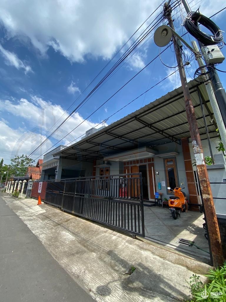 Rumah Induk+20kt kost Exclusive Seturan dkt UPN,Amplaz-3