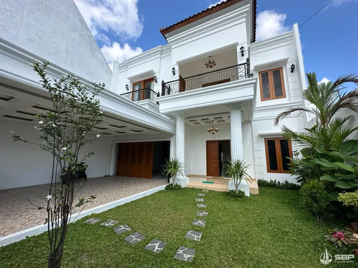 Rumah Mewah Kolam Renang Barat Tugu Yogyakarta-8