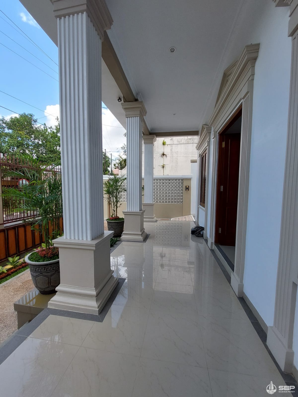 Rumah Cantik Mewah + Private Pool  Baciro dkt Balaikota Jogja-6