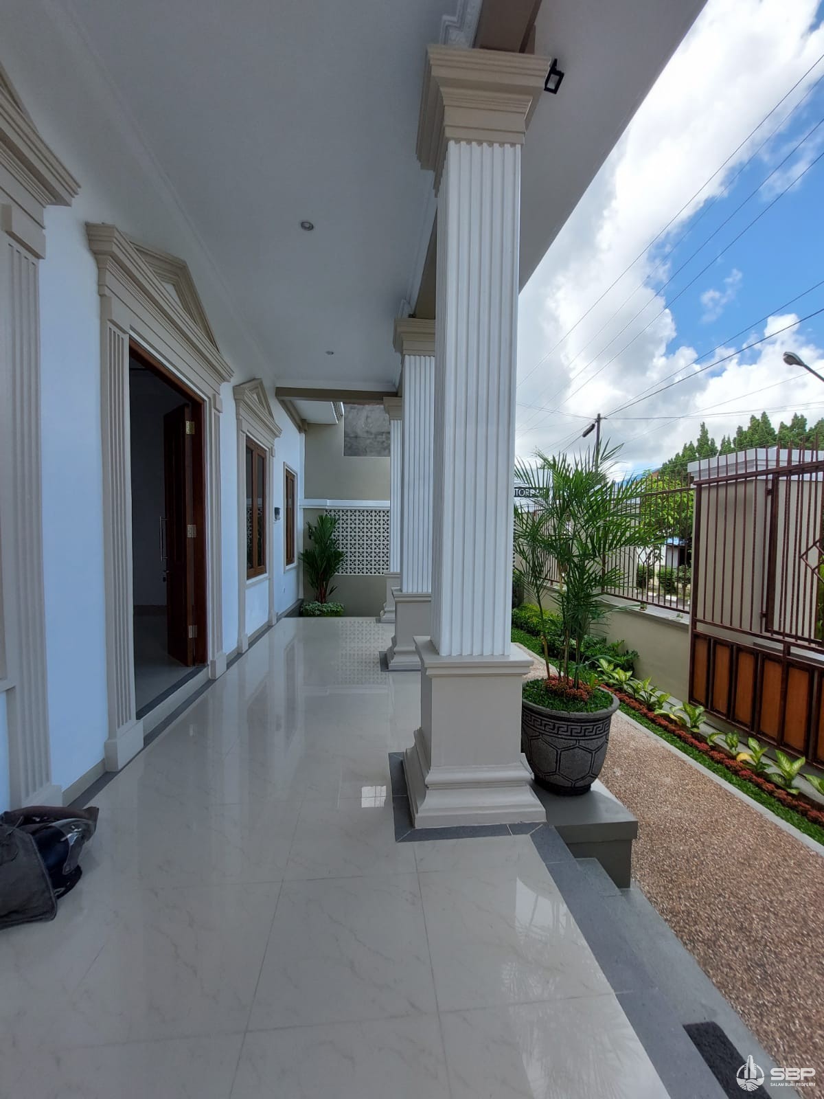 Rumah Cantik Mewah + Private Pool  Baciro dkt Balaikota Jogja-5