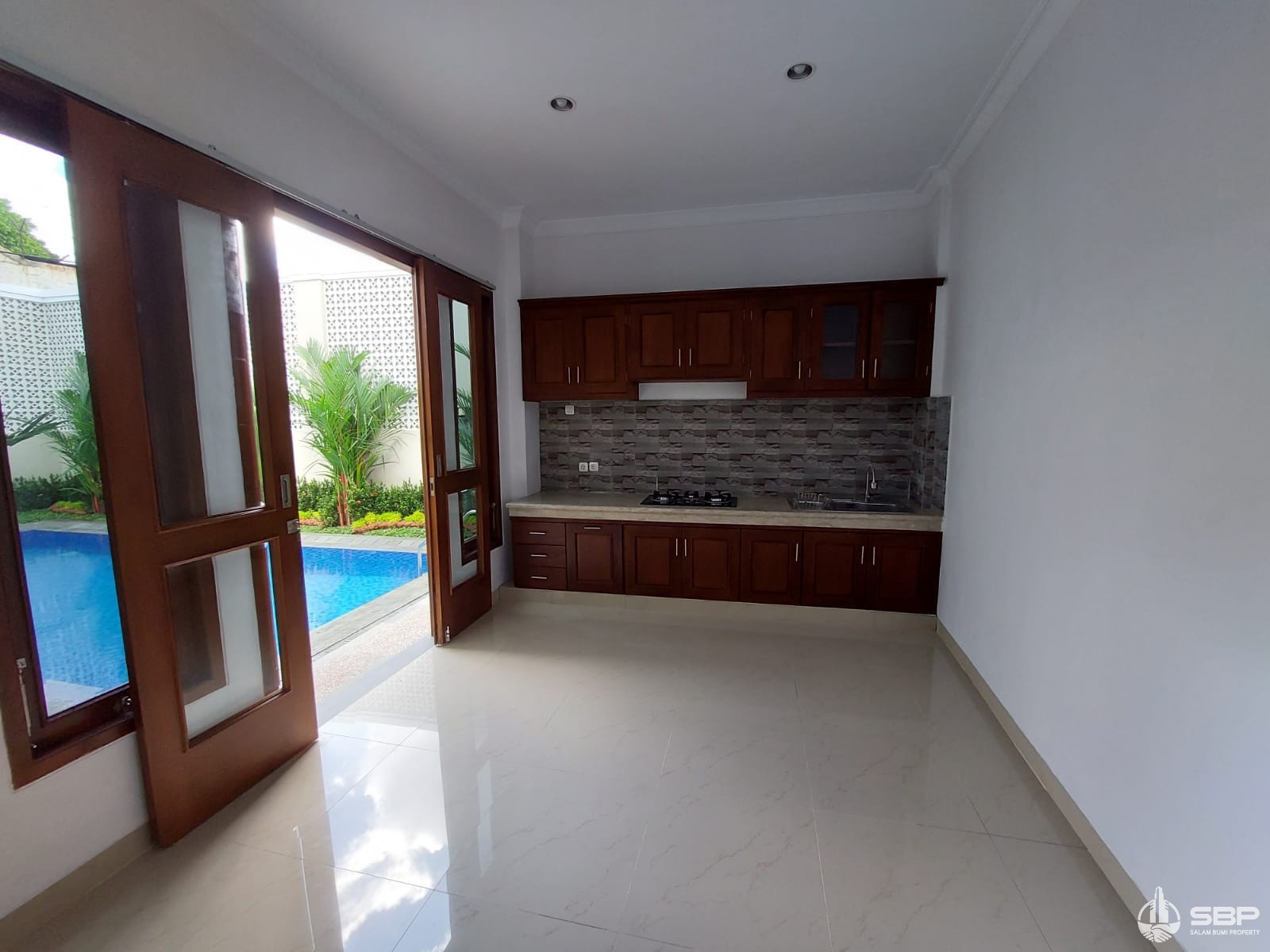 Rumah Cantik Mewah + Private Pool  Baciro dkt Balaikota Jogja-3