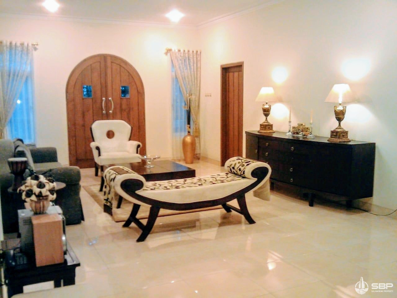 Rumah Mewah Perum Elite Casa Grande dkt UPN-18