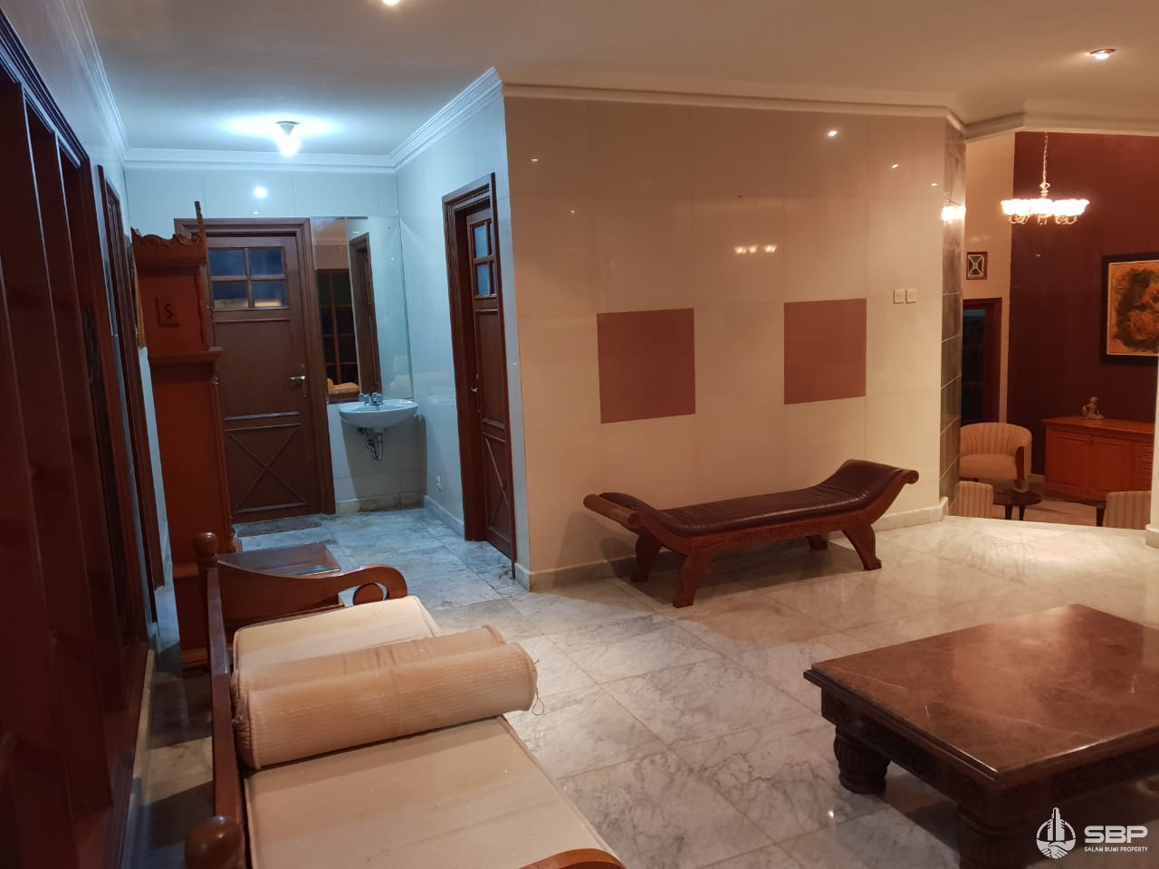 Rumah Mewah Perum Elite Merapi View jl Kaliurang km 9 dkt UGM-12