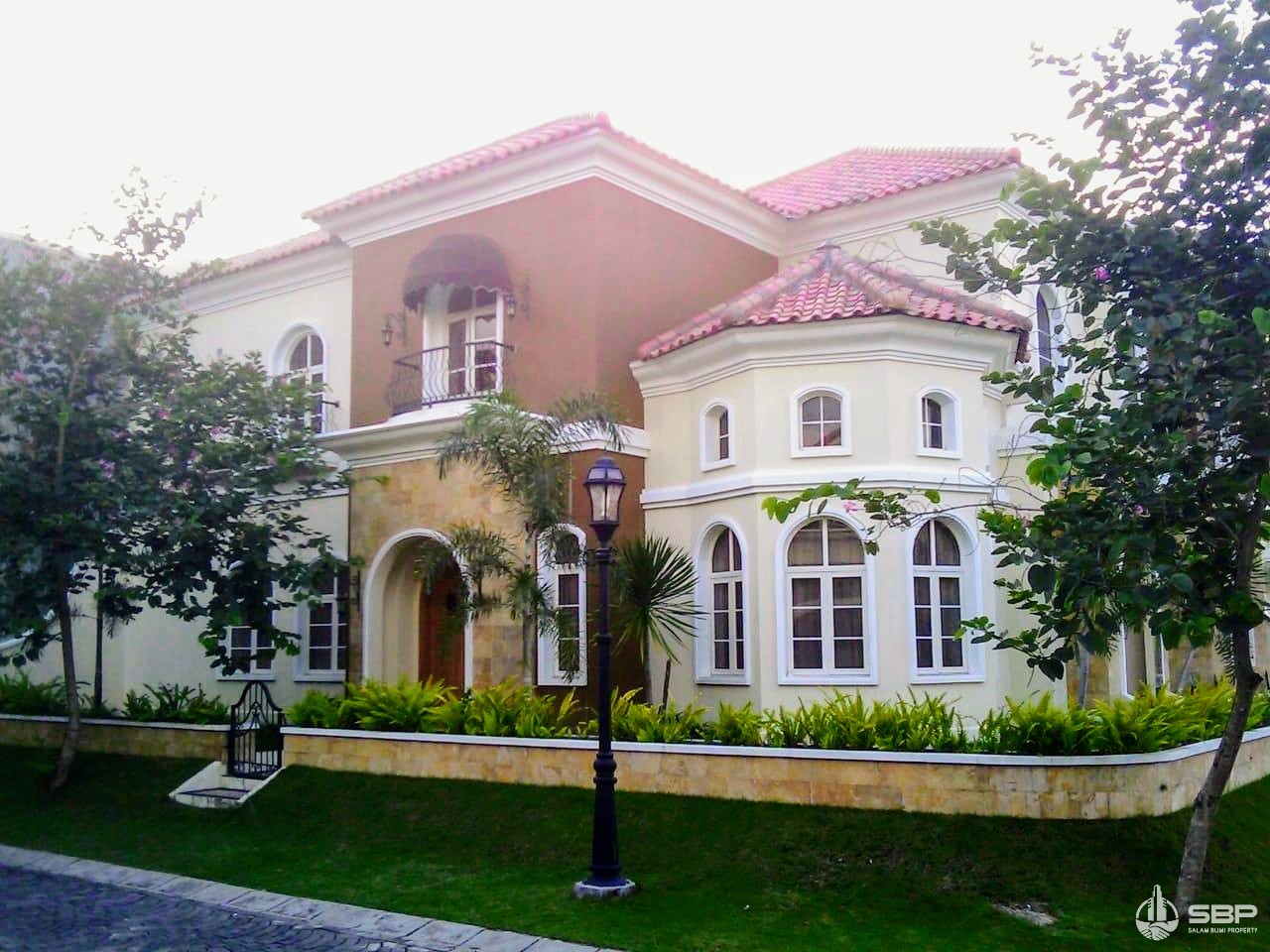 Rumah Mewah Perum Elite Casa Grande dkt UPN-16