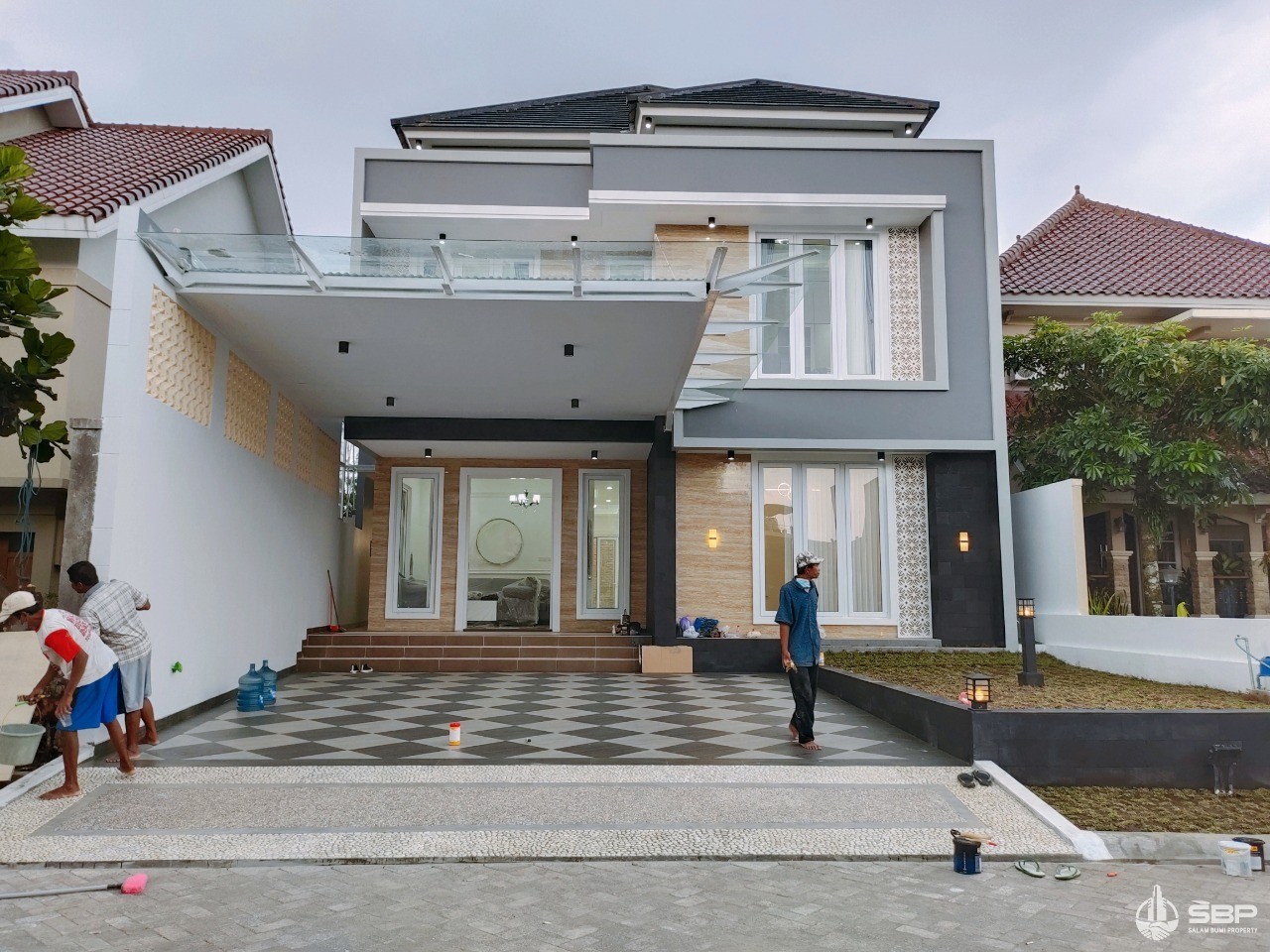 Rumah Baru Full Furnished Dalam Perumahan Merapi View JL Kaliurang Km 9 Dengan Kolam Renang Pribadi-1