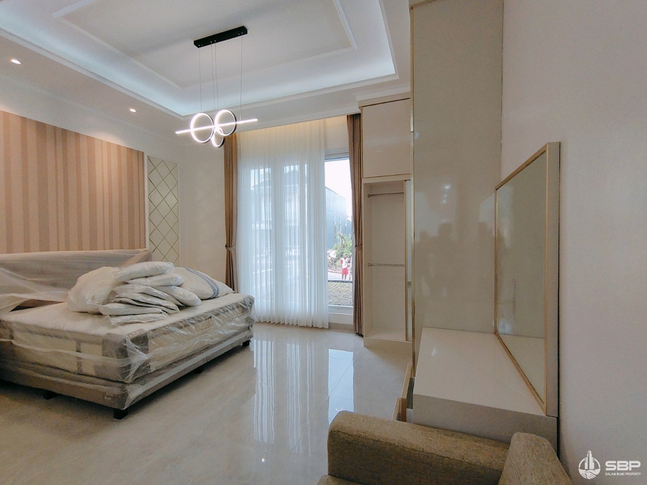 Rumah Baru Full Furnished Dalam Perumahan Merapi View JL Kaliurang Km 9 Dengan Kolam Renang Pribadi-8