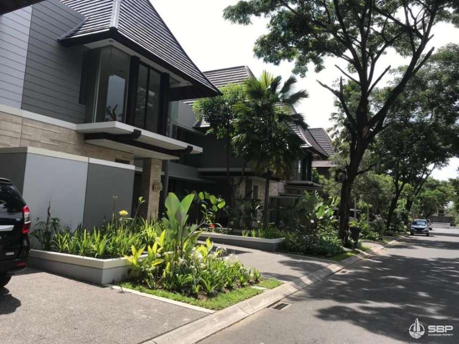 Rumah Mewah Perum Elite Hyarta dkt UGM Spek Premium,Strategis-1