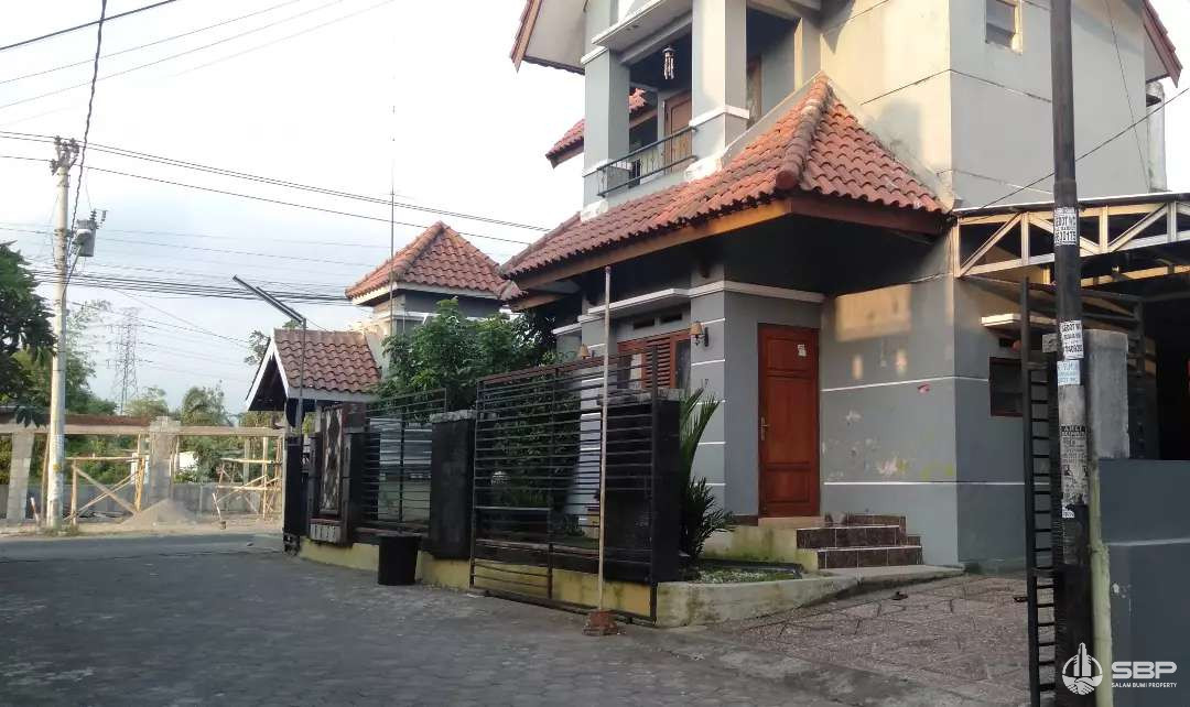 Rumah 2lt dlm Perum jl Kaliurang km9 dkt Tengkleng Gajah,utara UGM-6