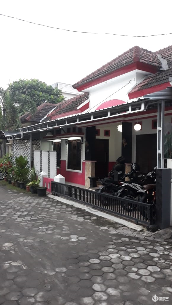 Rumah Cantik Strategis jl Sulawesi jl kaliurang km 6 dkt UGM-1