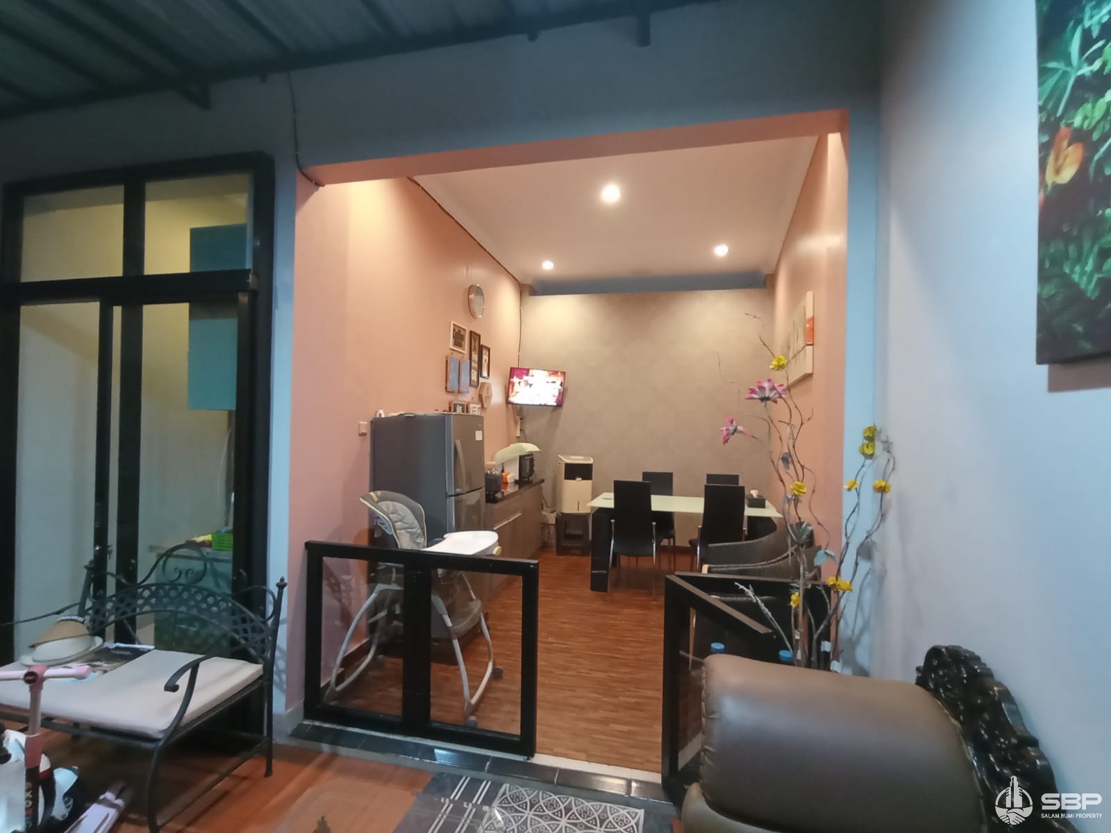 Rumah Mewah Semi Furnish dkt Ambarukmo Plaza,Akakom janti-6