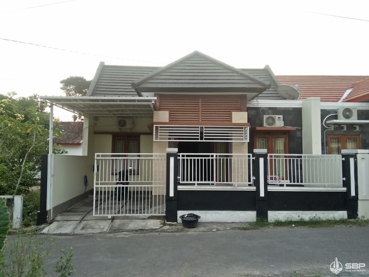 Rumah Cantik Minimalis FullFurnish jl palagan km 7 Barat Hyatt dkt UGM,Jongke-1