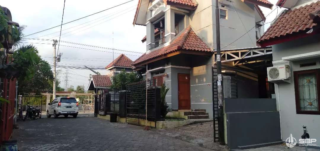 Rumah 2lt dlm Perum jl Kaliurang km9 dkt Tengkleng Gajah,utara UGM-4